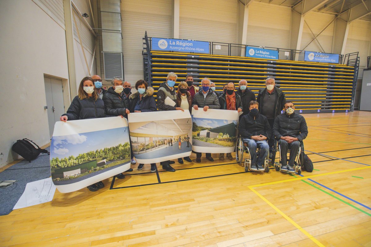 Palais des Sports : création d’un Club house digne de nos associations et aménagement d’un parking !